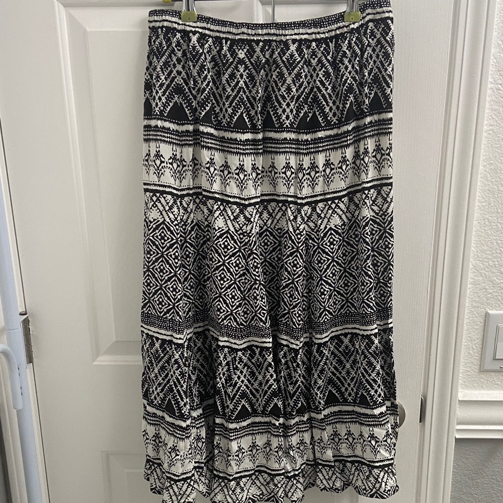 Black and White Patterned Women's Skirt
